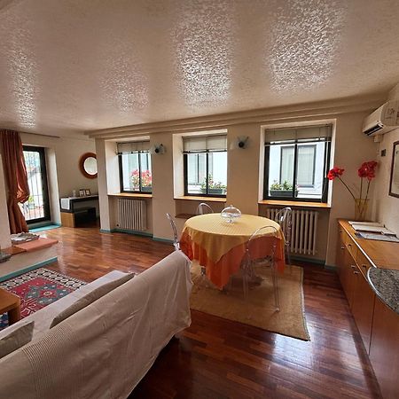 베로나 Attico Di Charme B&B 외부 사진