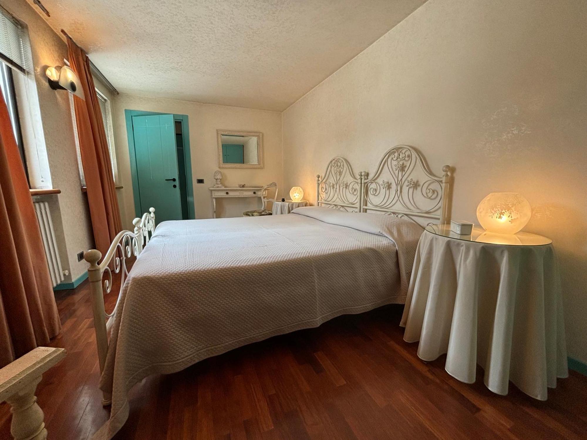 베로나 Attico Di Charme B&B 외부 사진