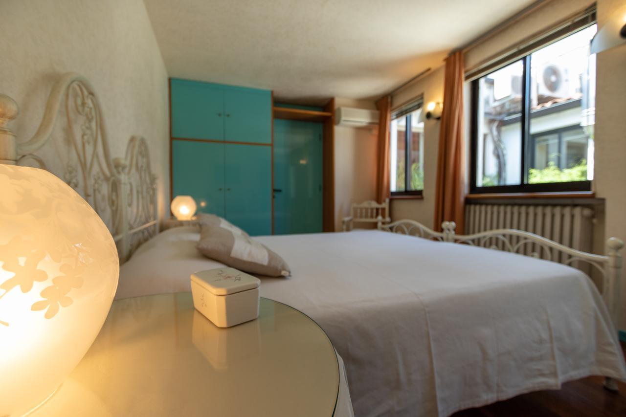 베로나 Attico Di Charme B&B 외부 사진